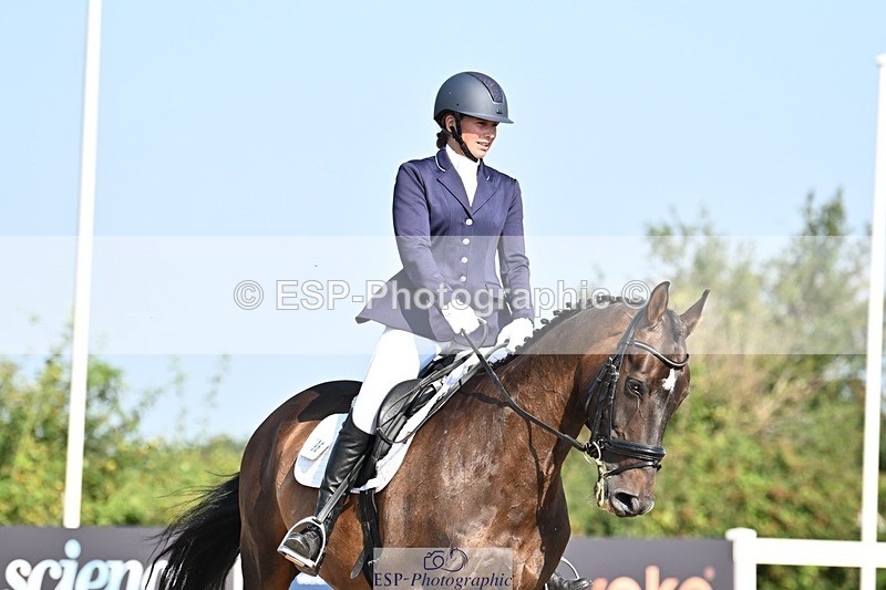 250816-100008-03016 - 096-Louisa.ChattingFirst.Mohican.II