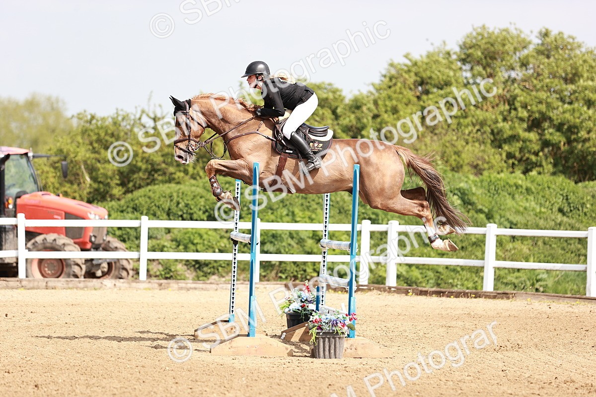  - Class 26 - Senior Foxhunter - 1.20m