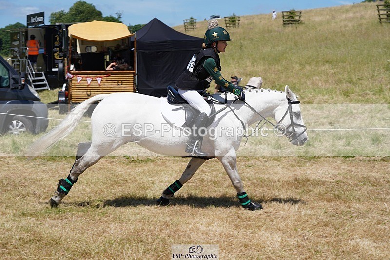 240629X-144044-3265 - 173-Nancy_Mort-BUNNY_TWO_TWIRLS