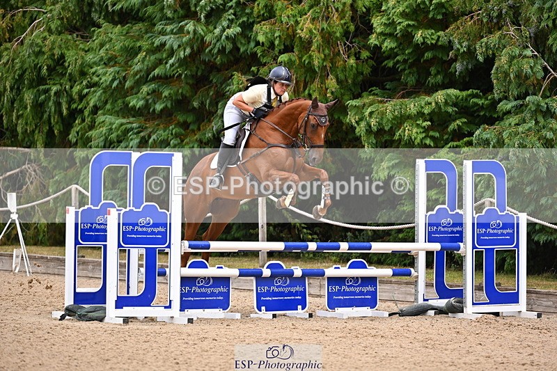 250802A-135326-05637 - F-261-Lizzie.Luxton-ROYAL.POINT.EMBER