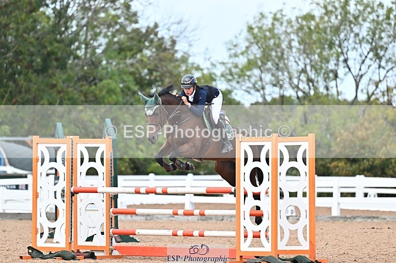 261014-124256-00460 - Cls  05 Snr Newcomers & 1.10m Open