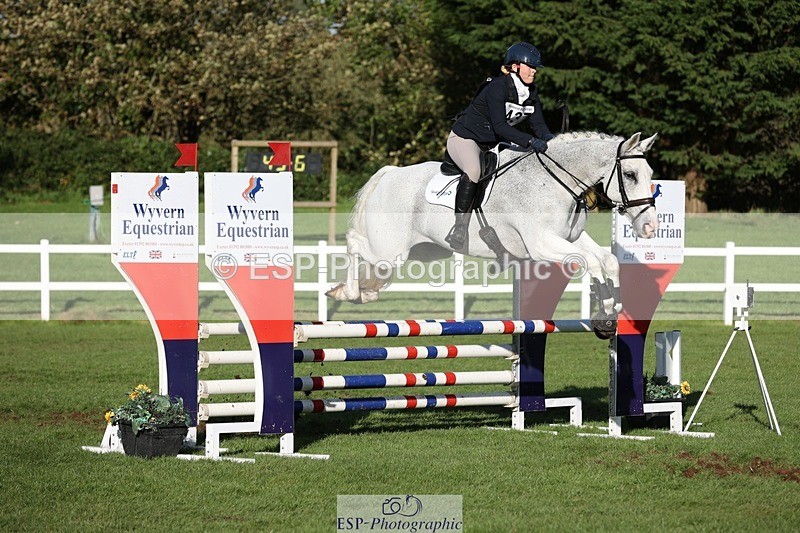 231022-153118-29819 - 437-DONBEG.GREY-Hannah.Underhill-TrotUp+SJ