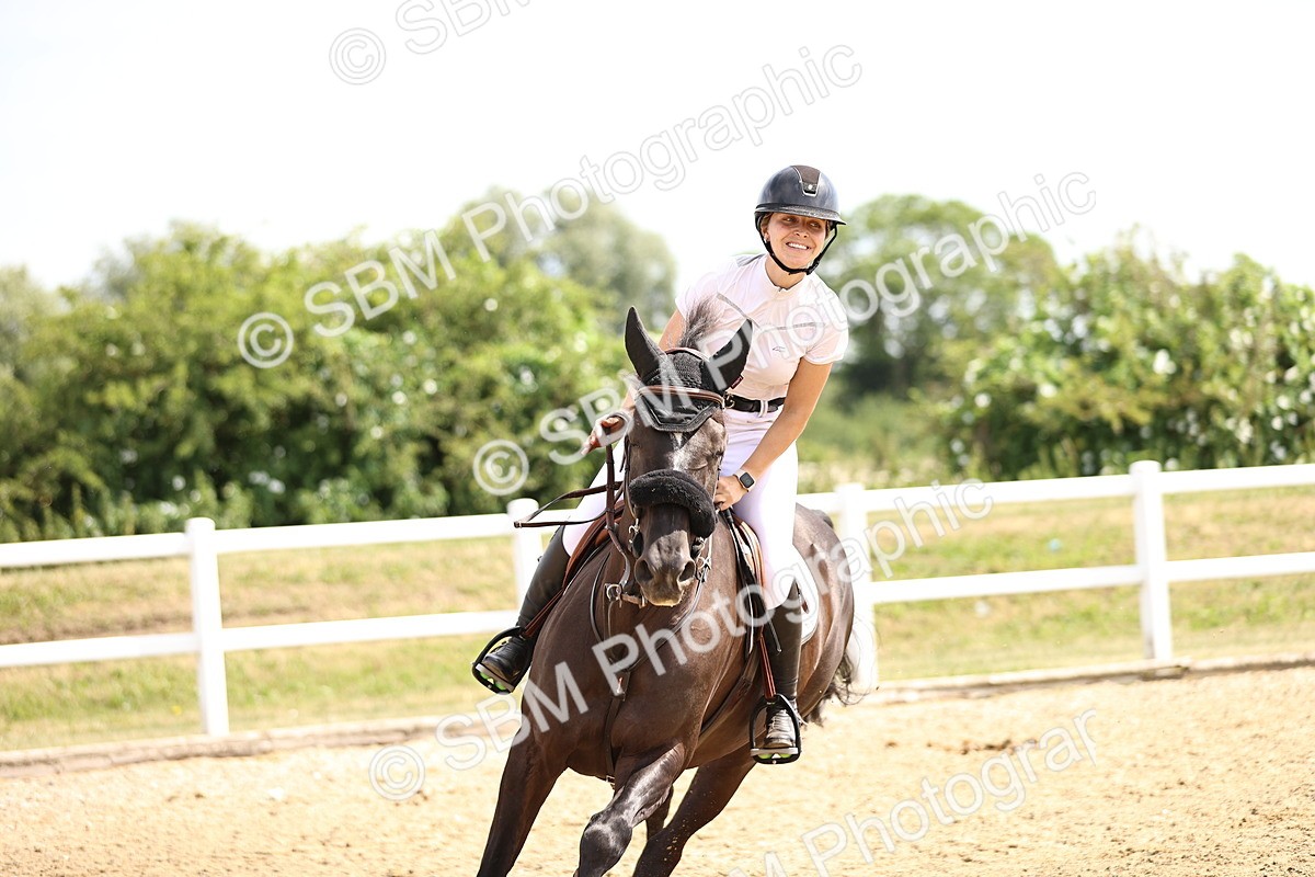 SBM_000490 - Class 15 - Redpost Equestian Senior Foxhunter - 1.20m