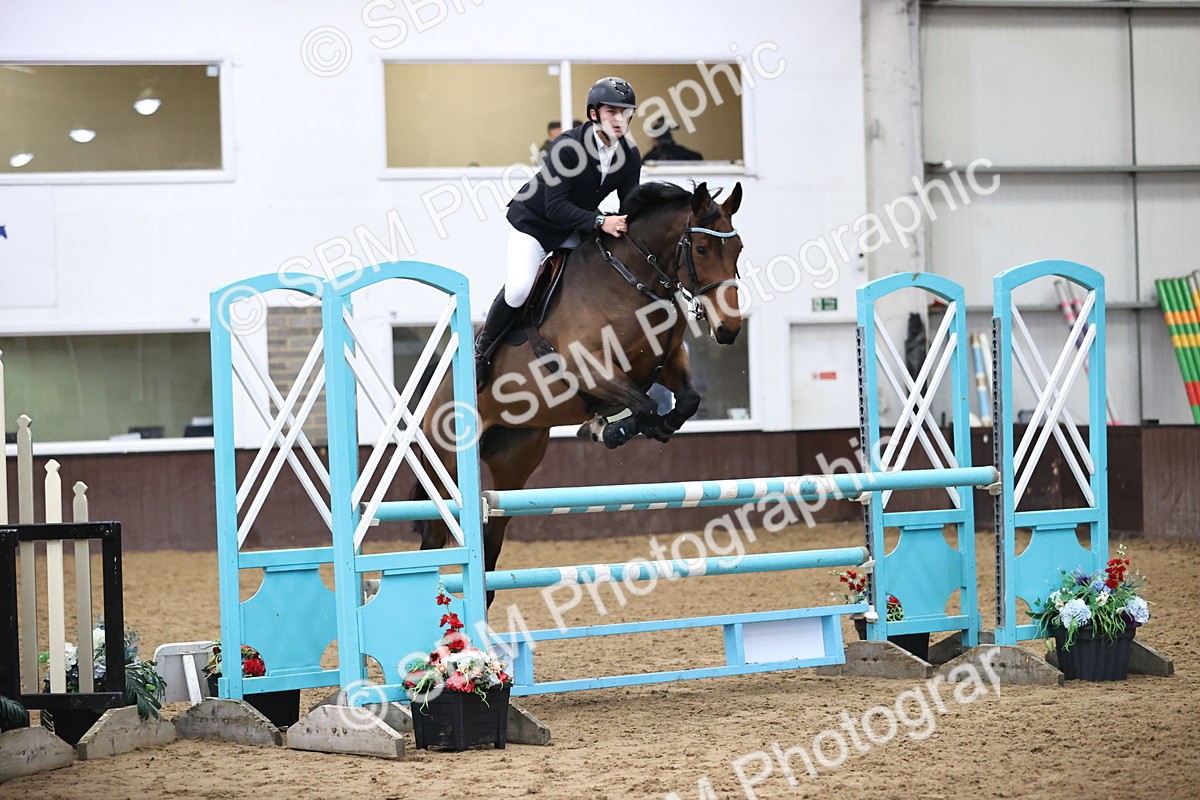 SBM_004062_Class 10 - Senior Newcomers - 110m Open - Debbie