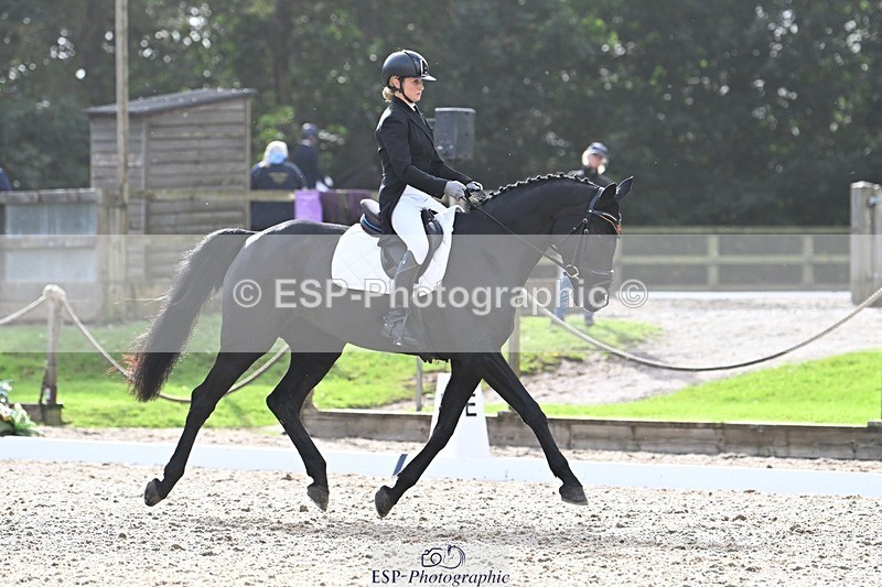 231019-144338-04259 - 056-WILLOW.BDA-Lisa.Maynard-DR