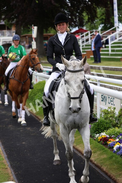 yr22052022r8e-75 - ROR - Parade Ring York