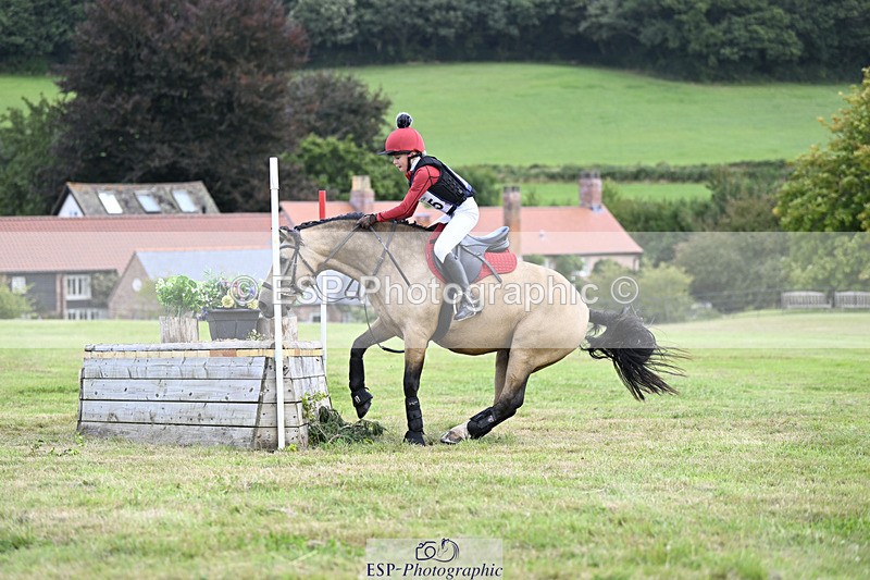 240825X-111654-32480 - 70cm XC 11.00 to 12.00