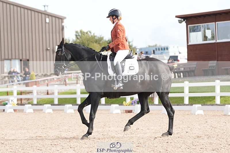 250906-103207-01505 - 005-Jessica.AllenHendrewen.Desert.Lady