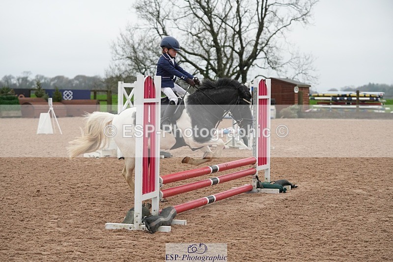 251116-094429-01402 - Cls 18 Clear Round 50cm