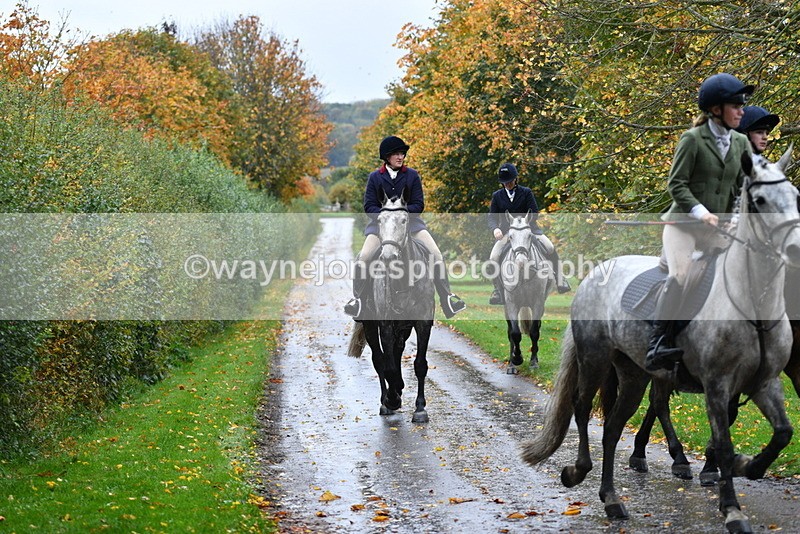 WJ5_6382 - B&B walk back for Hunt Tea !
