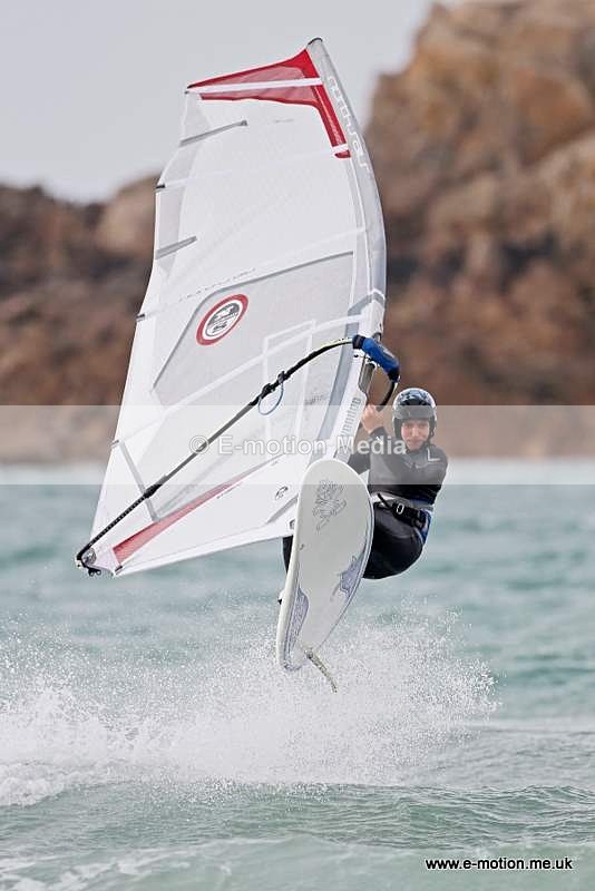 WS 020510-1 - Windsurfing