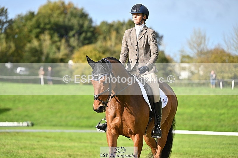 251024A-101413-08002 - F-453-Lucy.Lloyd