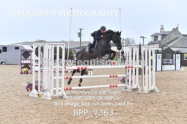 BPP_7363 - CLASS 9 FRI  Senior Newcomers/ 1.10m Open