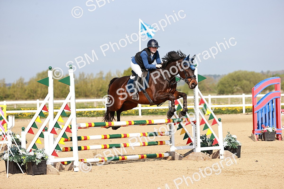  - Class 21 - Senior British Novice - 90cm