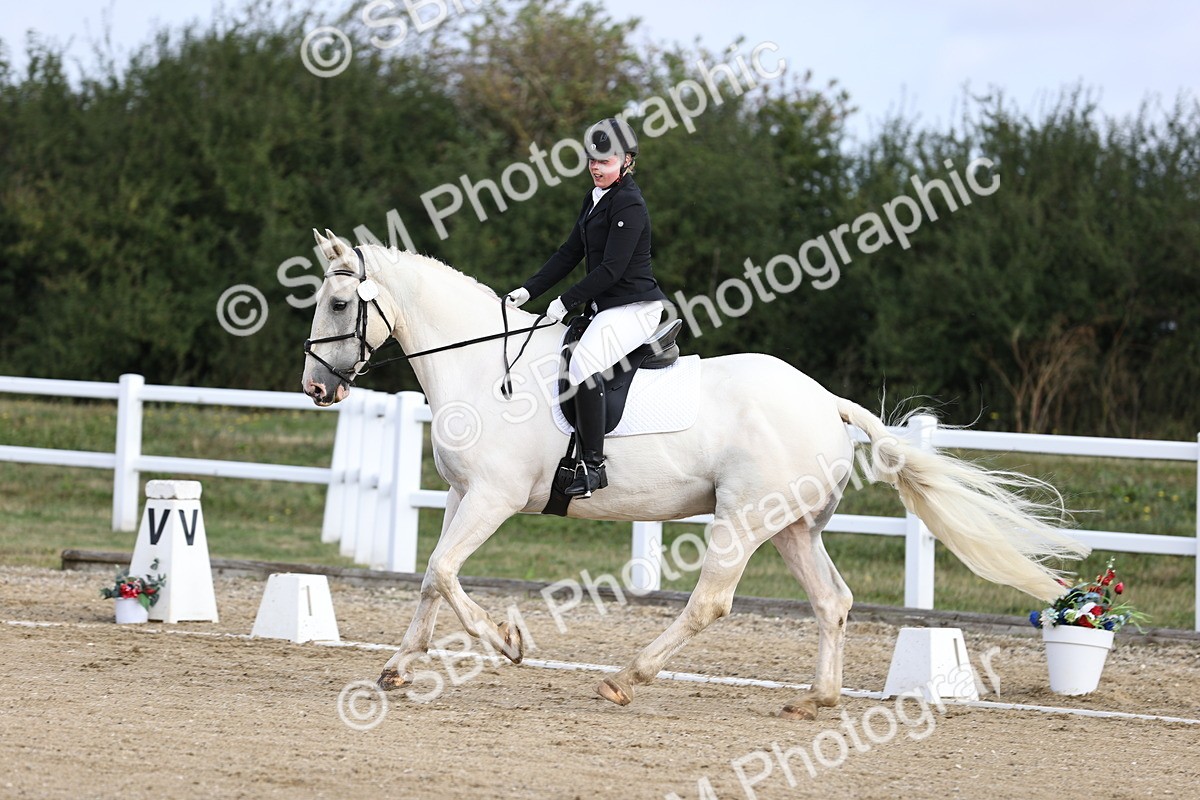 SBM_015372 - Class 14 - Novice 23 - 9.05-10.08