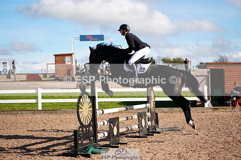 241027A-133752-03120 - SUN Cls 15-17 Children on Horses