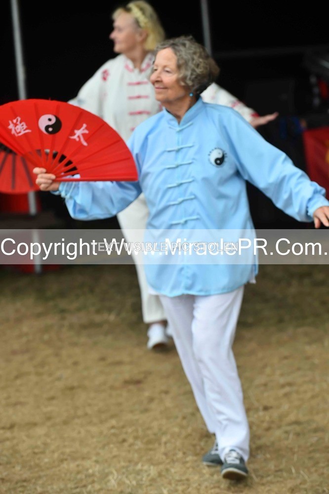 SH4_1624 - Tai Chi with Lisa Kay.