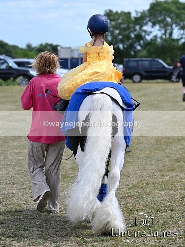 WJ7_0811 - Nancy & Churchill's first Show 22-06-25