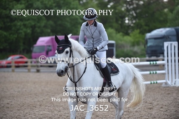 JAC_3652 - CLASS 8 Senior Newcomers/ 1.10m Open
