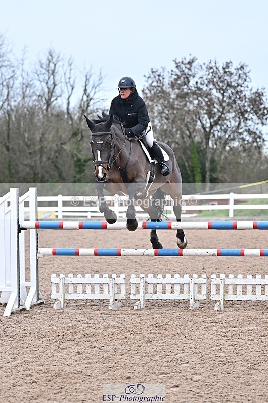 251126-140704-00675 - Cls 5 Foxhunter and 1.20m