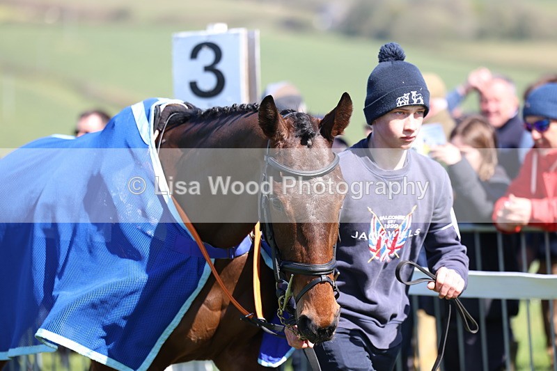 3E7A4837 - Race 1 Hunt Members