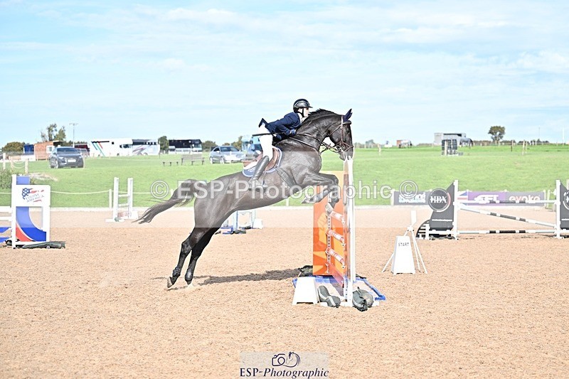 251001-144134-00478 - Cls 6 Foxhunter and 1.20m Open
