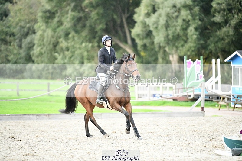 251004A-172612-02425 - Classes 12 & 13 90cm