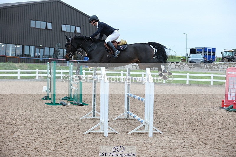 241101A-160152-03202 - FRI Cls 8 National 1.30m