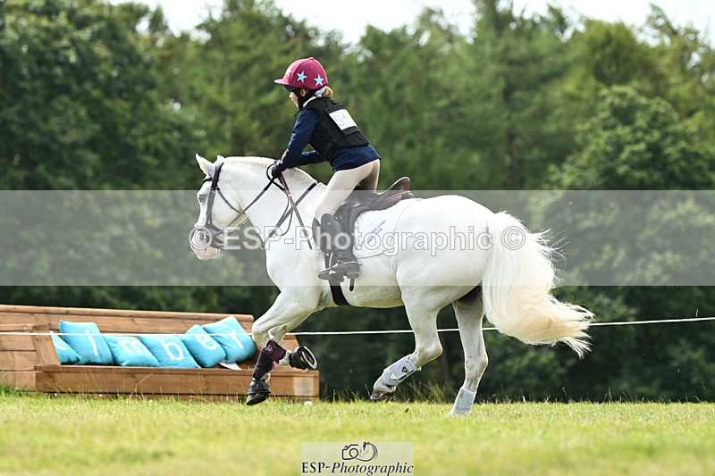 240825X-114642-32118 - 70cm XC 11.00 to 12.00