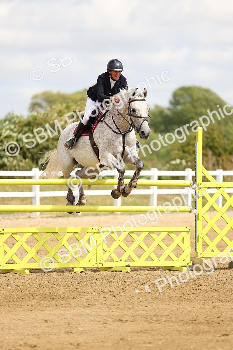 SBM_010389 - Class 4 - Senior Foxhunter - 1.20m Open