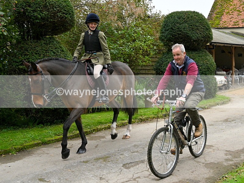 WJ7_6301 - Berks & Bucks - Children's Meet - The Old Farmhouse – Steventon.