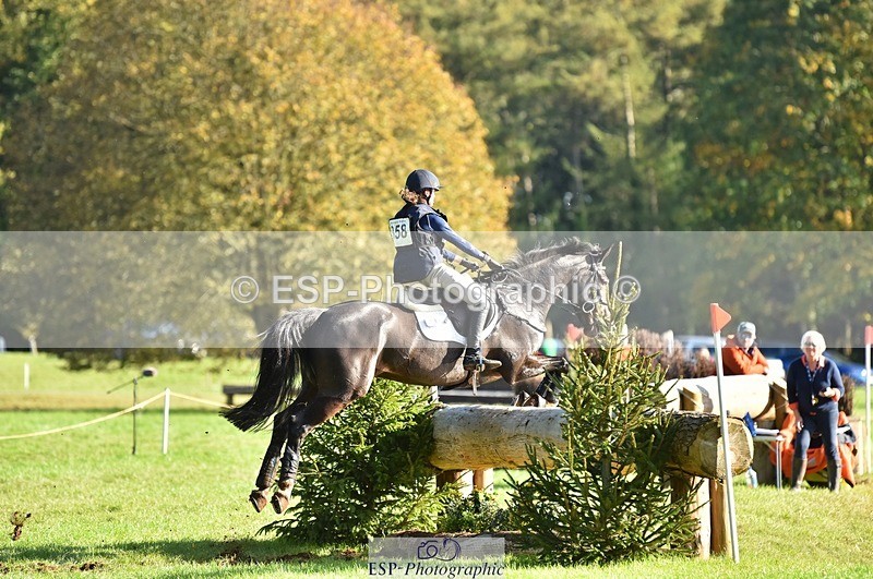 231022-152648-29358 - 358-ROYALE.MESSENGER-Anna.Singer-XC