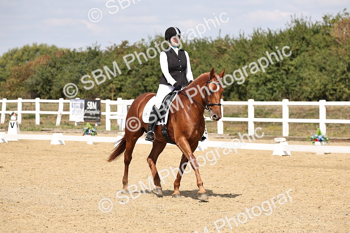SBM_018367 - Class 16 - Novice 5 - 11.12-12.01