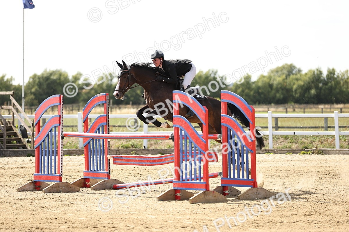 SBM_005141 - Class 6 = Senior Newcomers - 1.10m Open