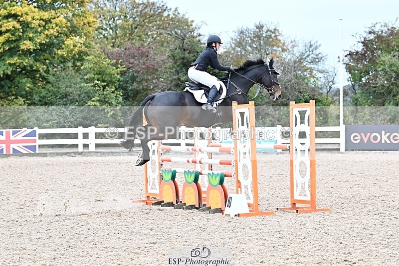 251015-132551-00570 - Cls 4 Newcomers and 1.10m Open