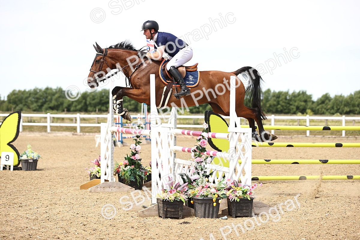 SBM_000688 - Class 15 - Redpost Equestian Senior Foxhunter - 1.20m