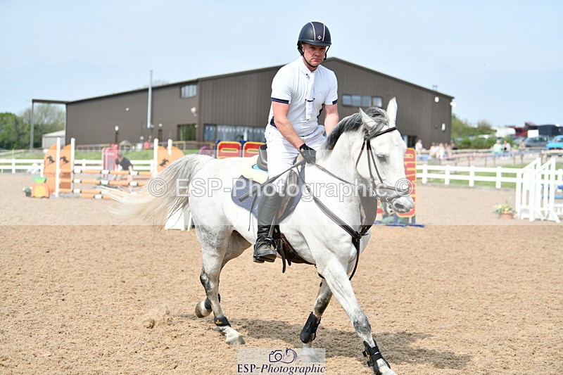 240511A-153450-14162 - Cls 25 British Novice and 90cm Open