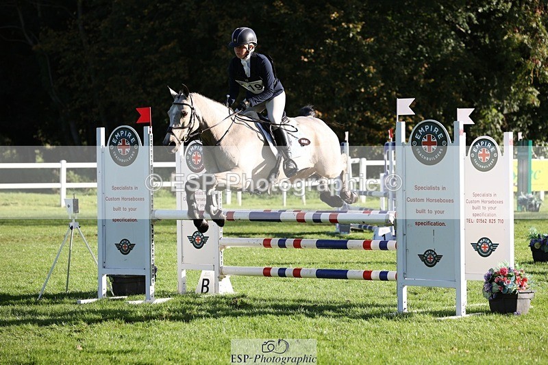 231022-102427-24508 - 619-GARVAGH.GOLDEN.OAK-Ella.Snow-TrotUp+SJ