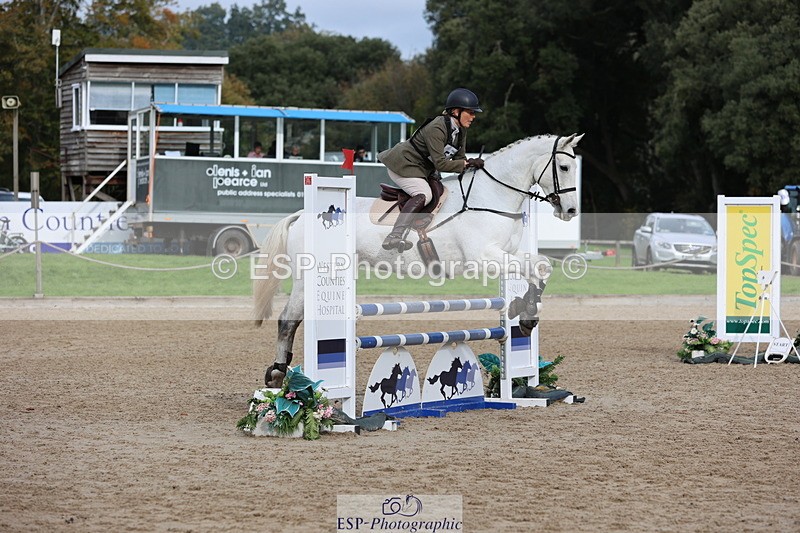 251026A-121634-24599 - G-572-Laura.Pitman With Trot Up