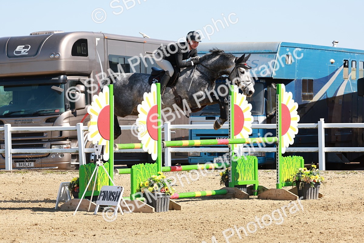 SBM_004541 - Class 17 - Senior Newcomers - 1.10m