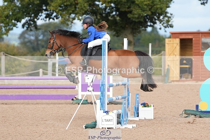 250921-100852-02112 - Cls 4 Pony British Novice and 80cm