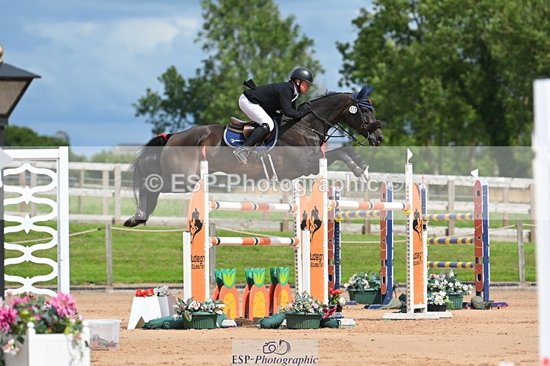 230721A-153045-07275 - Cls 10, 2 Star Big 1.45m Start to break