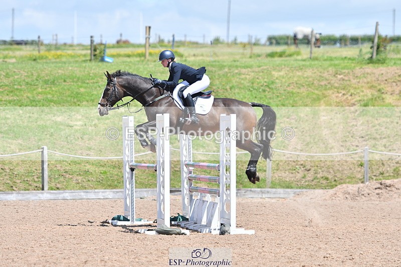 240609A-132026-05590 - Cls 18 Snr Newcomers and 1.10m Open