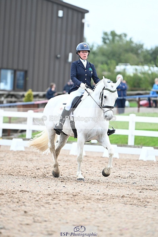 250907-124446-08427 - 067-Laura.PercyConobola.Cascade