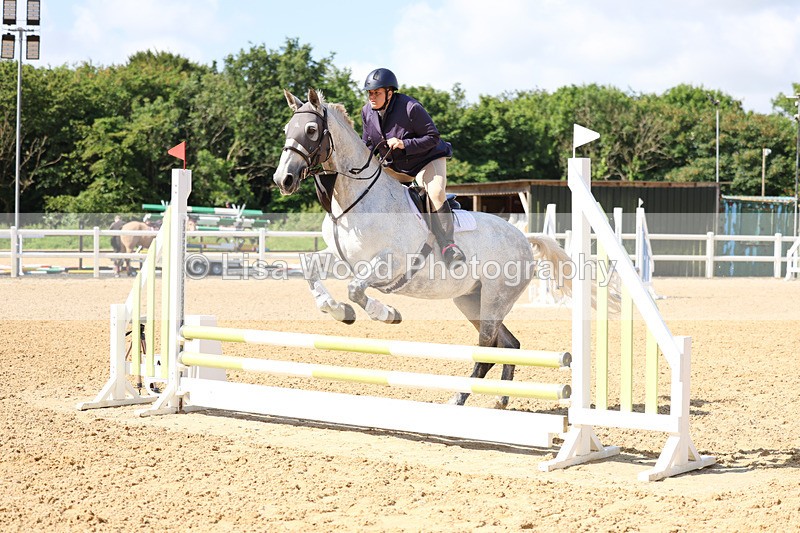 3E7A2593 - Class 2: 70cm Juniors and Seniors