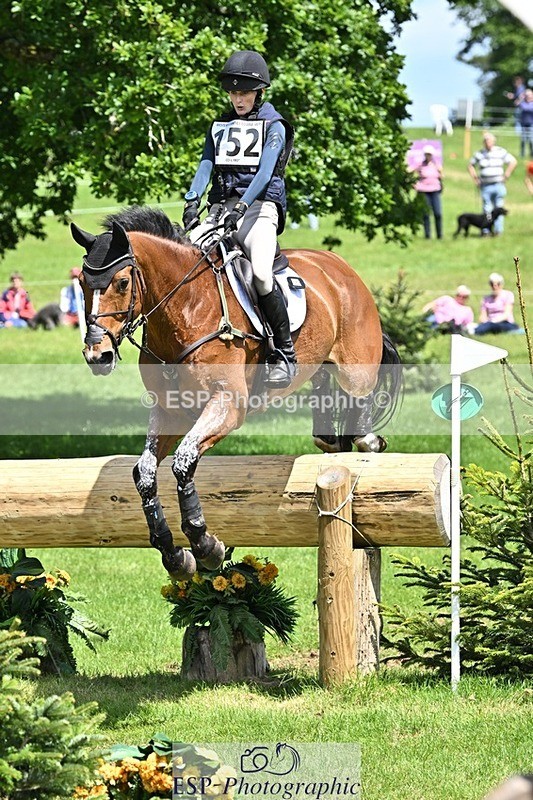 240525-133311-14451 - 152-MODRIX_DOR_VAN_DE_MISPELAERE-Annabel_Walsh