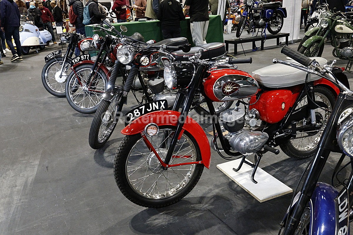 _MGL4084 - Classic Car Show NEC 2025