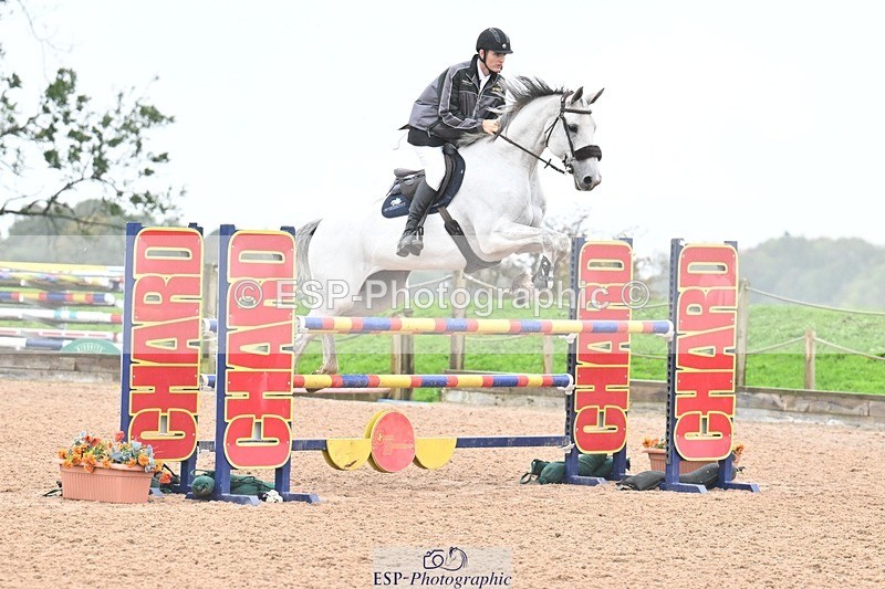 251003-131019-01042 - Cls 3 Foxhunter and 1.20m