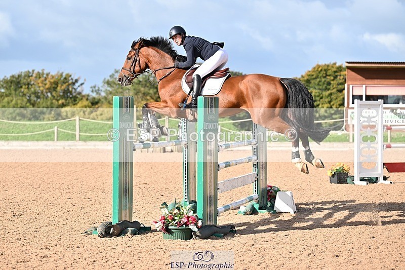 251005-103309-02794 - Cls 15 Foxhunter and 1.20m