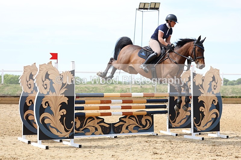 3E7A7009 - Class 7: Senior Newcomers/1.10m open